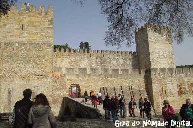 Como é a visita ao Castelo de São Jorge em Lisboa