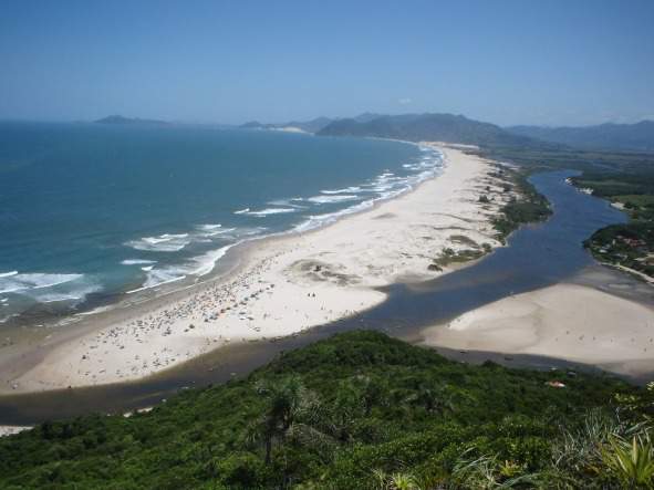 Melhores praias do Brasil: Palhoça - Guarda do Embaú - Santa Catarina