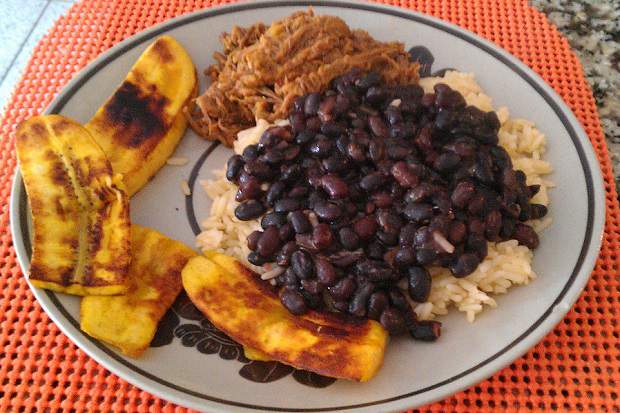 Pabellón Criollo: comidas típicas da Venezuela