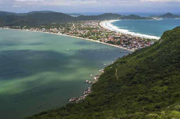 Praia de Canto Grande – Mar de Fora e Mar de Dentro: as melhores praias de Bombinhas
