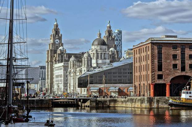 onde ficar em Liverpool: Waterfront em Liverpool. Fonte: Wikimedia