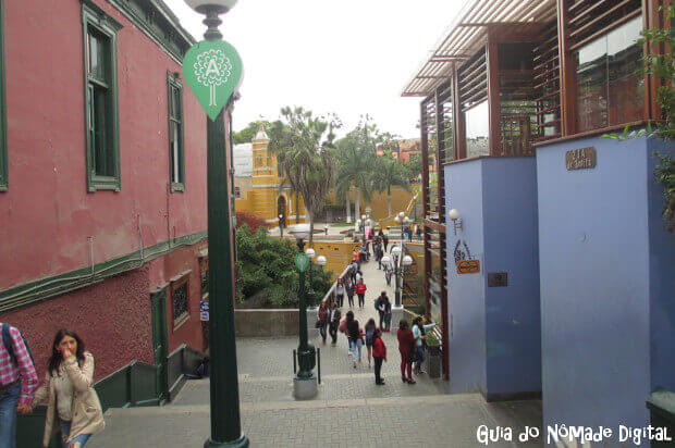 Rua que leva à Puente de Los Suspiros