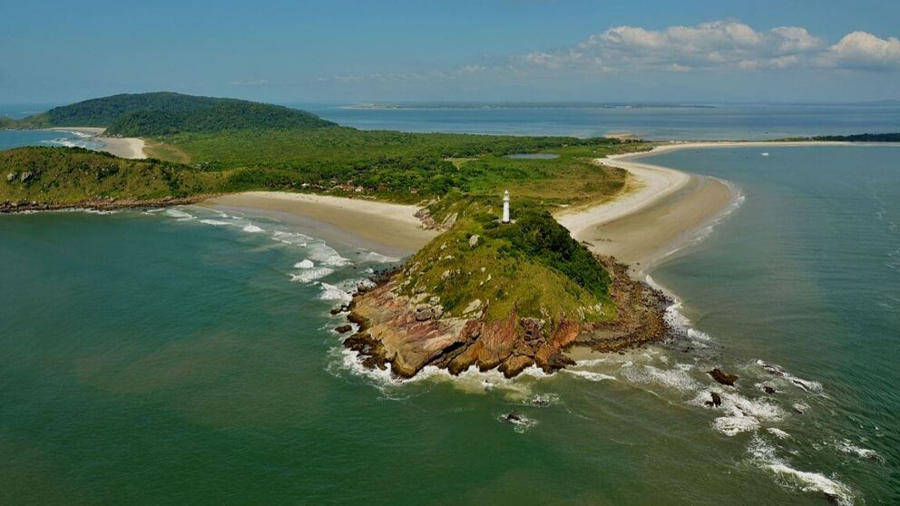 Onde se hospedar na Ilha do Mel em Nova Brasília?