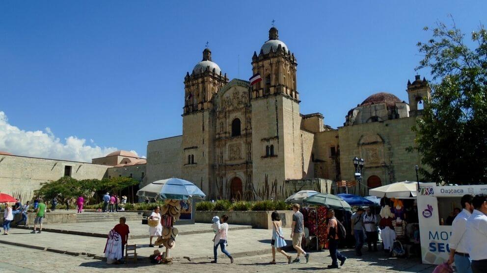 Templo de Santo Domingo, ao lado fica o Convento, onde está abrigado o Museu de las Culturas
