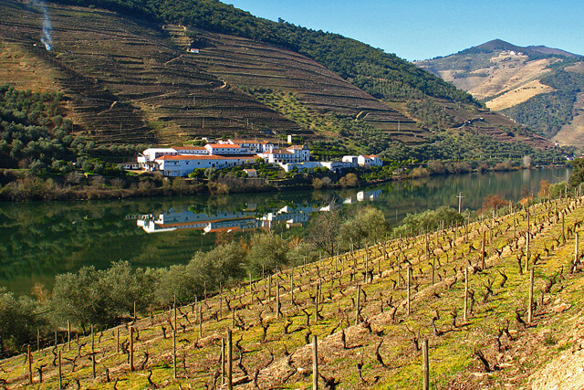 Vale do Douro nas proximidades a Pinhão. Fonte: Flickr
